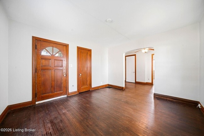 Building Photo - 1050 Oakwood Ave