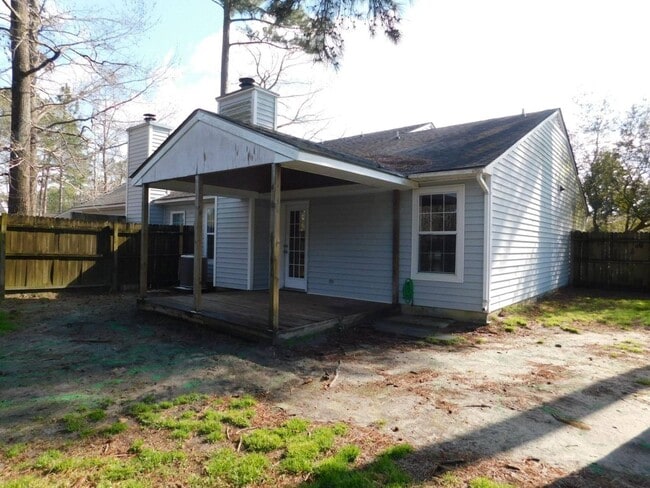 Building Photo - Nice Duplex in Havelock