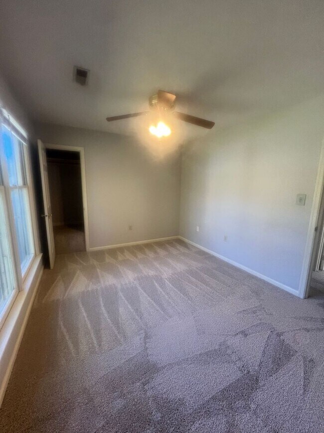 Building Photo - Single Family Corner Lot House located in ...