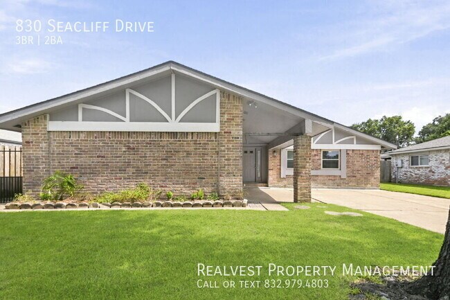 Building Photo - 830 Seacliff Dr