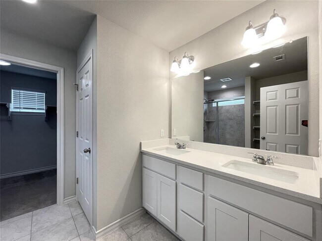 Building Photo - 1602 Jacey Way