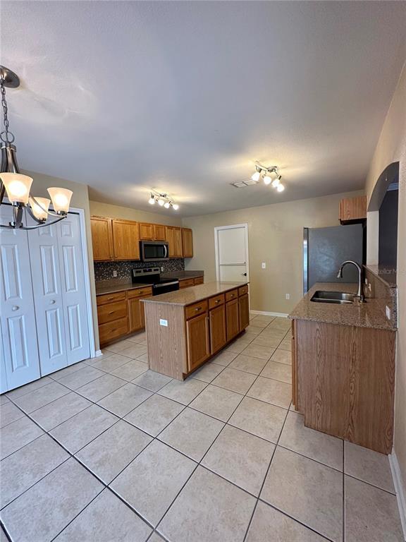 Building Photo - 11721 Ivy Flower Loop