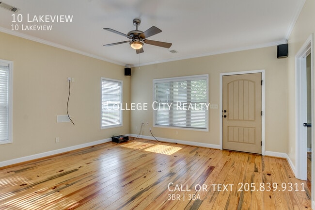 Building Photo - 10 Lakeview