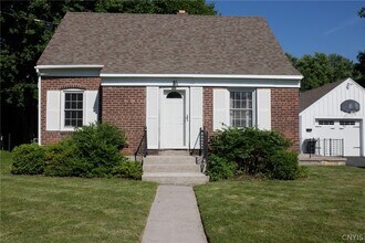 Building Photo - 1343 Cosgrove St