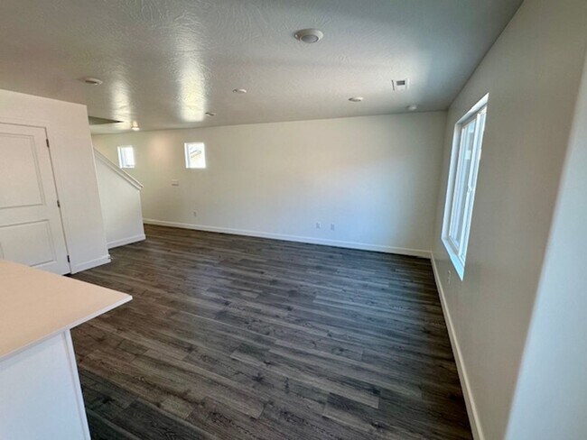 Building Photo - BRAND NEW End Unit Townhome