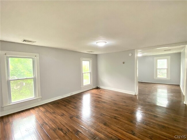 Building Photo - 17 Florence St