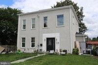 Building Photo - 38 Riggs Rd NE