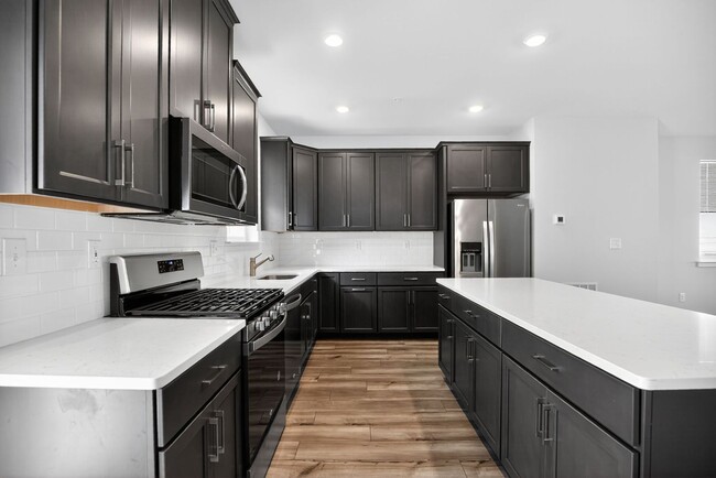 Building Photo - Beautiful 3 Bedroom, 2.5 Bath Bridgeport T...