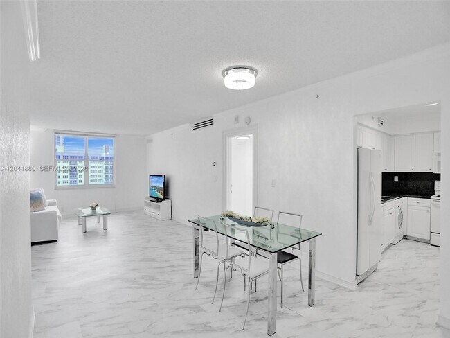 Building Photo - 2501 S Ocean Dr