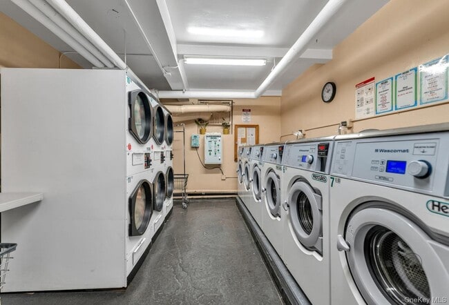 Building Photo - 99-45 67th Rd