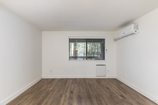 Building Photo - 14844 SW 109th Ave