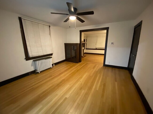 Building Photo - Newly updated 2 bedroom 1 bath Apartment for rent in Braddock!