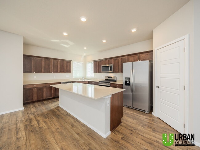 Building Photo - 5803 W Jamestown Ln