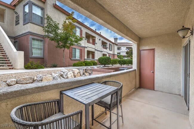 Building Photo - 10233 King Henry Ave