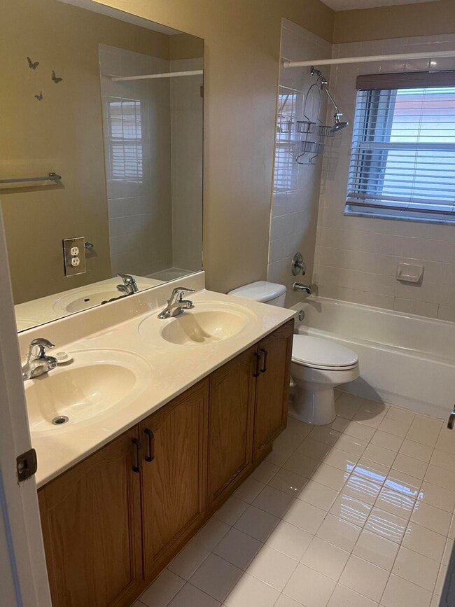Building Photo - 4434 Lake Lucerne Cir