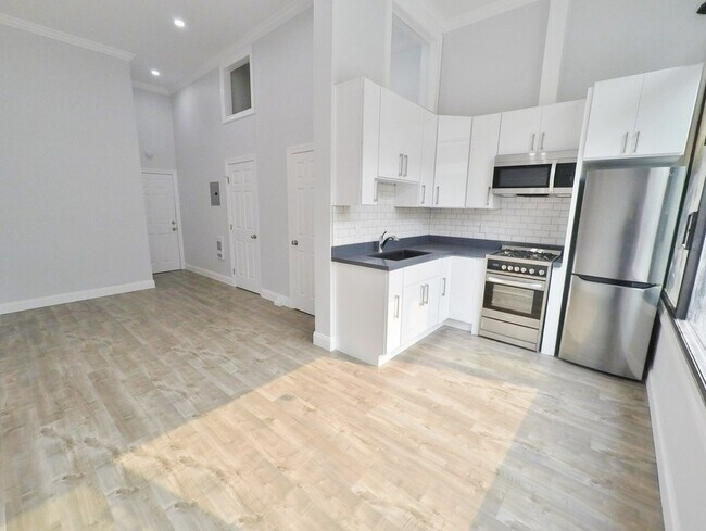 Primary Photo - 518 7th St