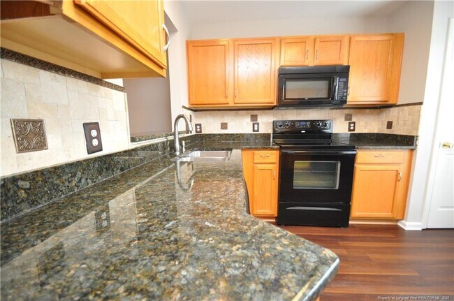 Building Photo - 402 Knightsborough Way