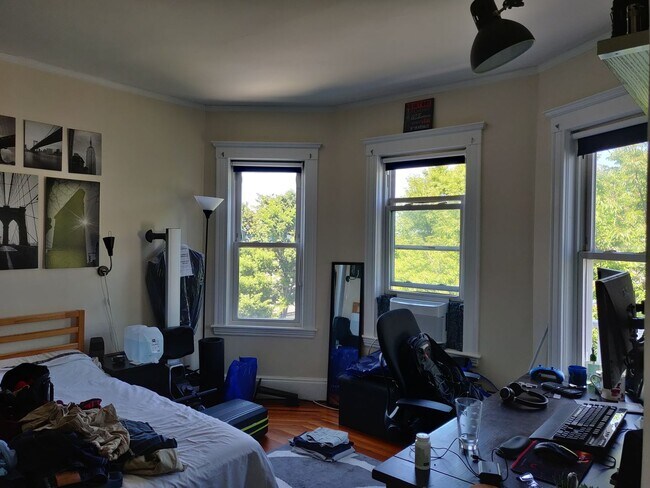 Building Photo - 39 Porter St