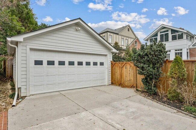 Building Photo - 1189 Reeder Cir NE