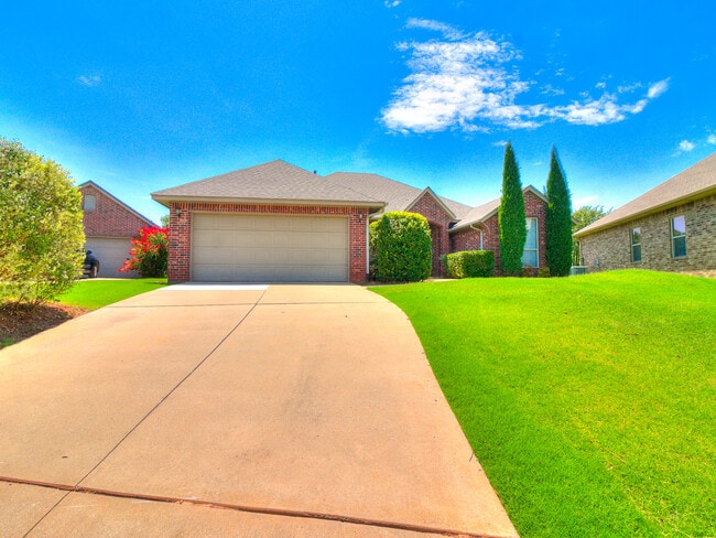 Building Photo - 15609 Traditions Dr