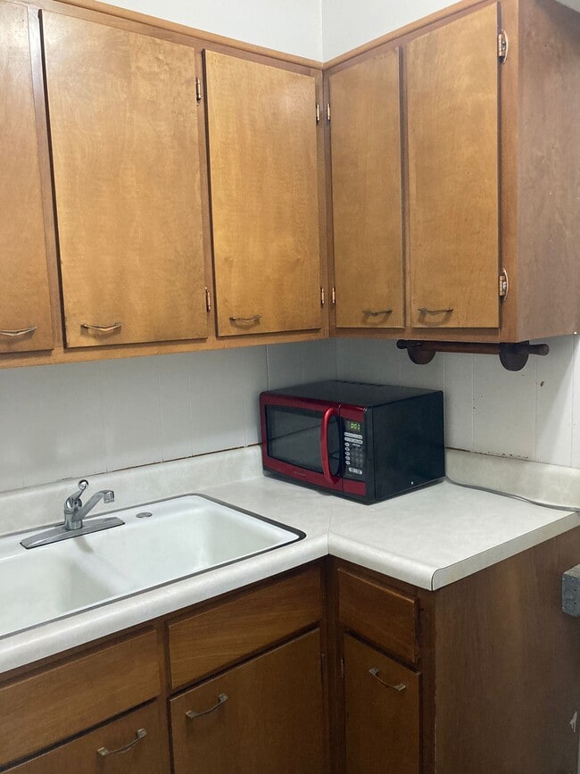 Building Photo - 244 N Vine St