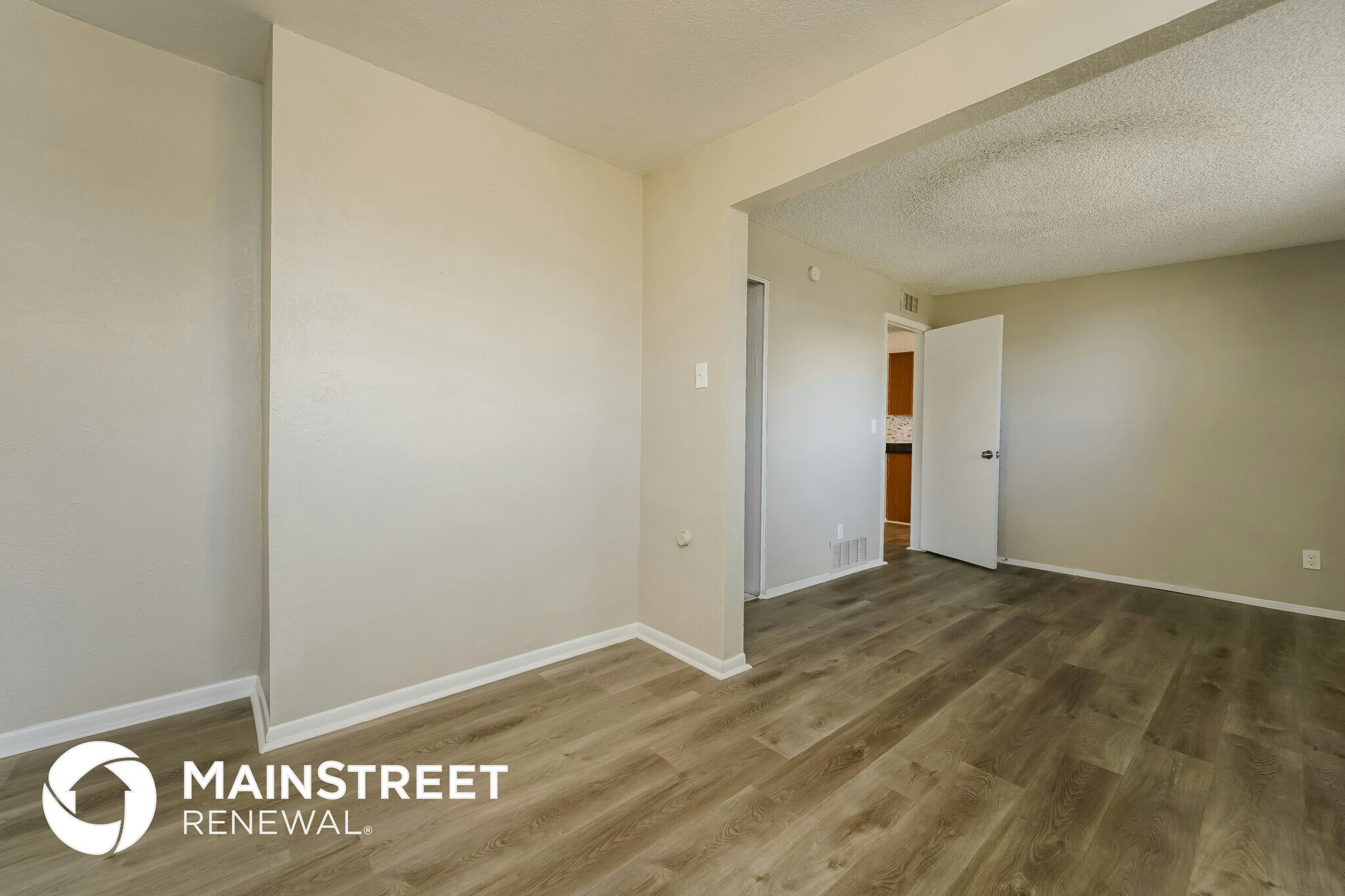 Building Photo - 9430 E Palm Tree Dr