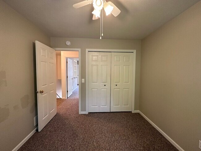 Building Photo - Nice and Large 3BR/1.5ba unit for rent in ...