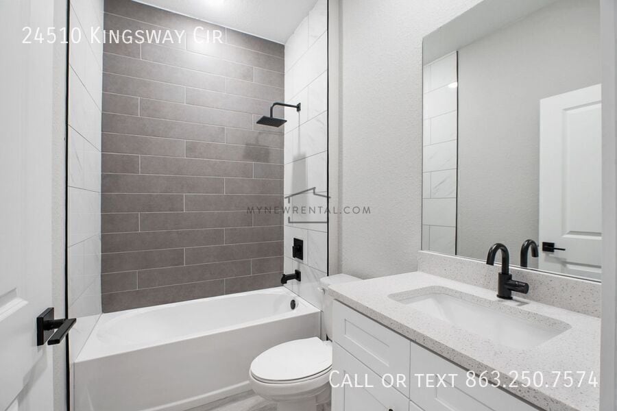 Building Photo - 24510 SW Kingsway Cir