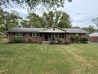 Building Photo - 3-Bedroom Home with Spacious Yard, Storage Shed & Natural Light