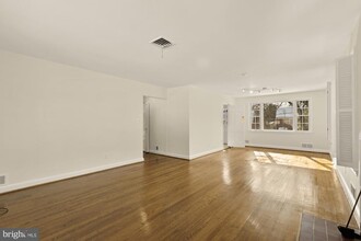 Building Photo - 2736 Stephenson Ln NW