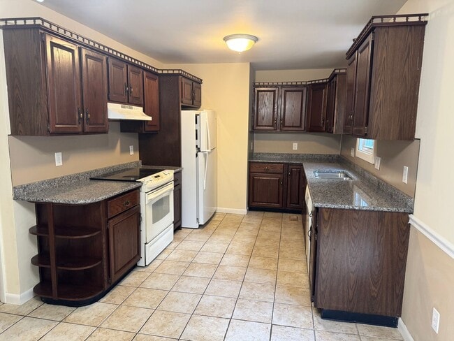 Building Photo - 1341 Scenery Dr