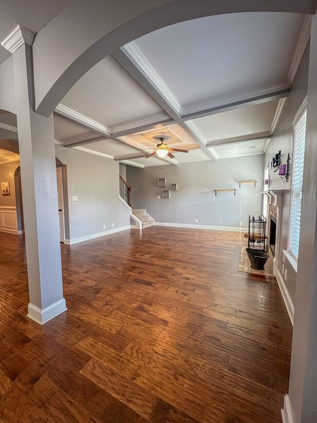 Building Photo - Short Term Leases Options! Gorgeous 5 Bedr...