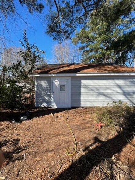 Building Photo - 905 N Layton Ave