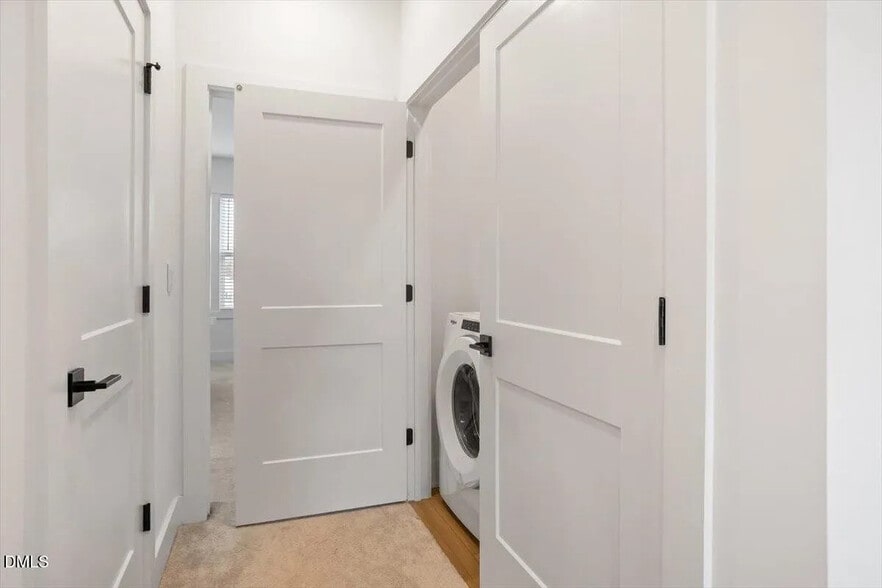 Building Photo - Room in Townhome on Billingshurst Wy