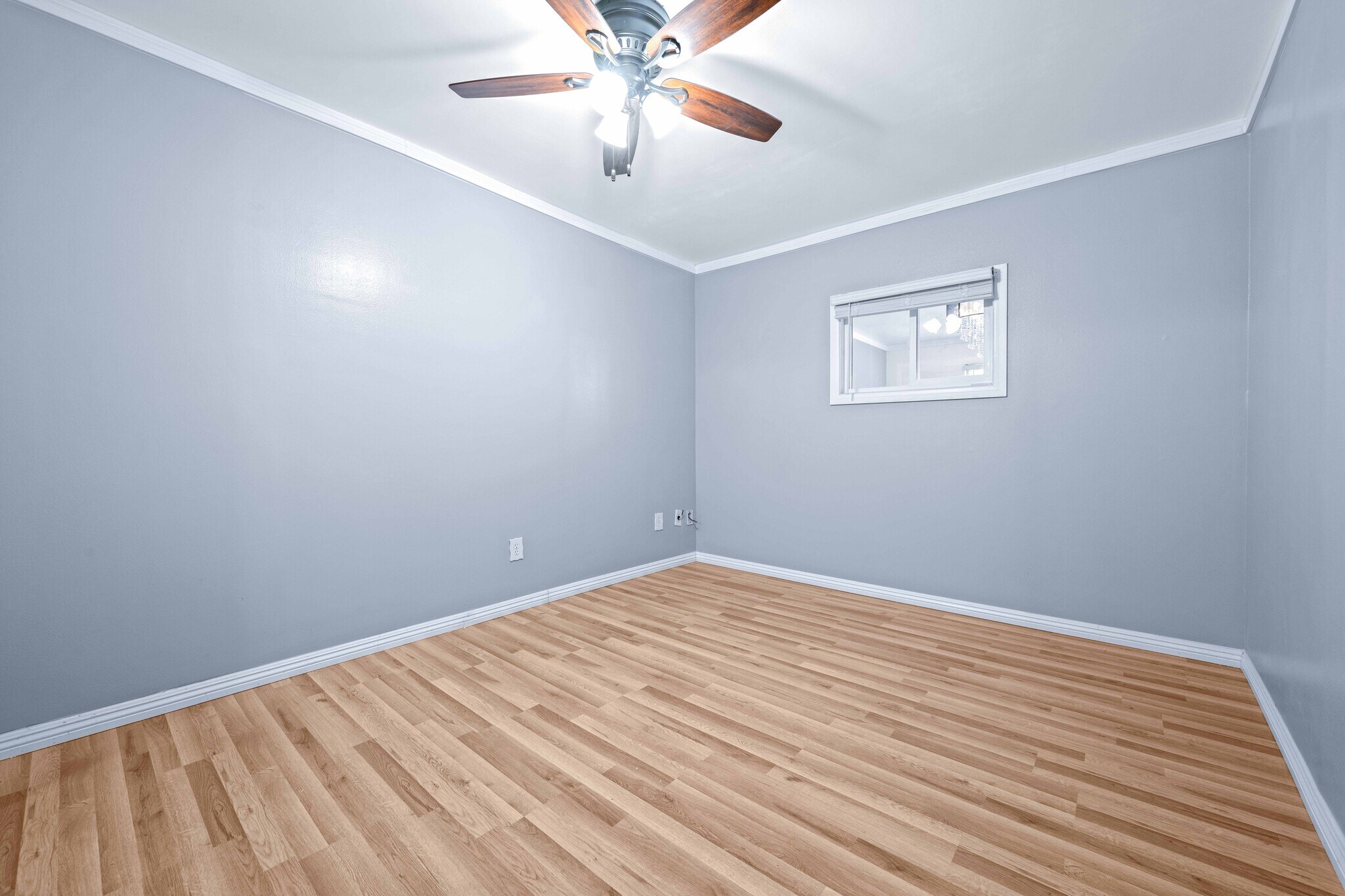 Second bedroom - 12801 Moorpark St