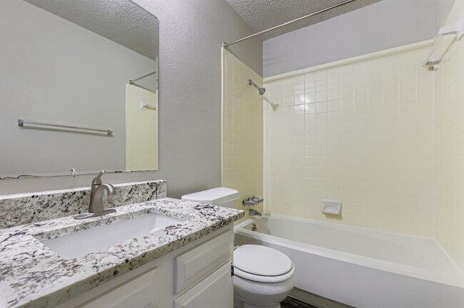 Building Photo - 11807 Acorn Creek Trail