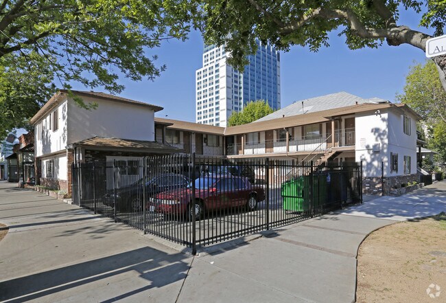 Primary Photo - 700 12th St