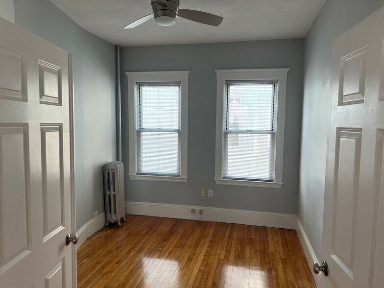 Building Photo - 48 Bowdoin St