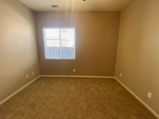 Building Photo - 4 bedroom in Paso Robles