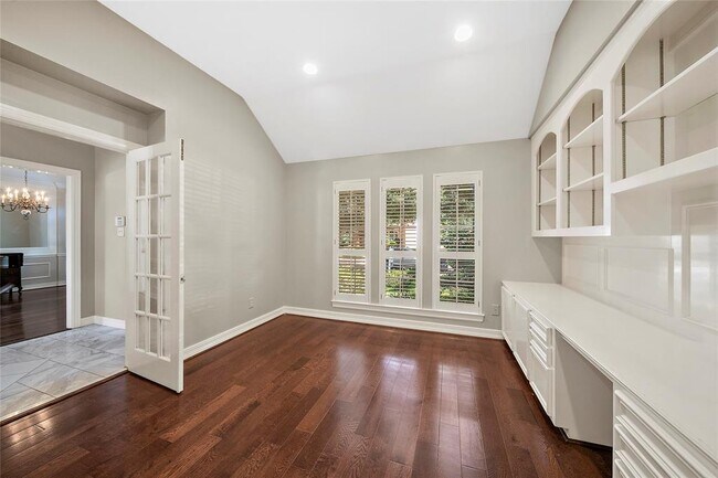 Building Photo - 4910 Canterbury Ln