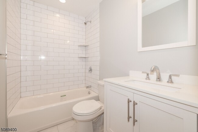 Building Photo - 216 Ringwood Ave