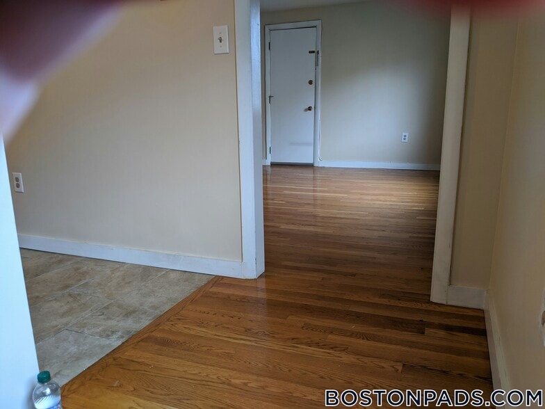 Building Photo - 385 Dorchester St