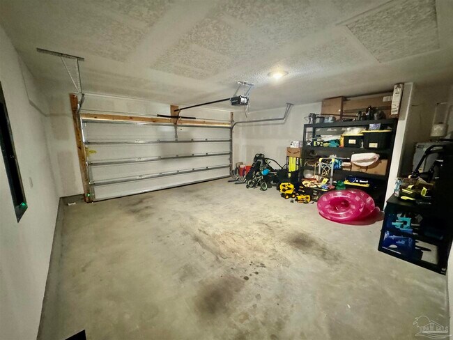 Building Photo - 914 Lovebird Ct