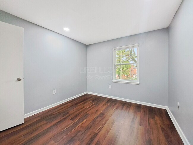 Building Photo - 1711 Valley Forge Way