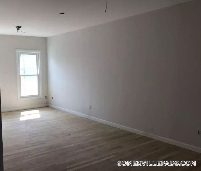 Building Photo - 160 Broadway