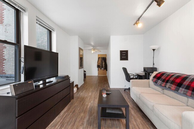 Building Photo - 2787 John F. Kennedy Blvd