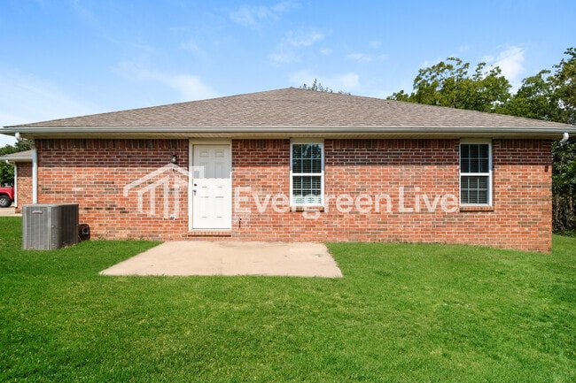 Building Photo - 1953 S 11th Pl