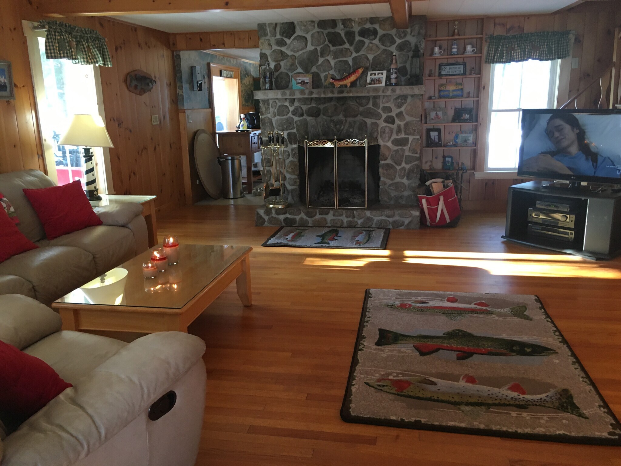 Building Photo - 685 Sebago Rd