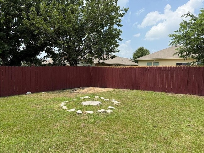 Building Photo - 501 Morning Dove Dr