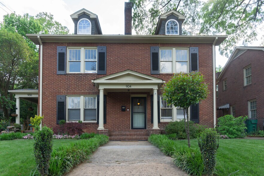 Primary Photo - 904 Lexington Ave